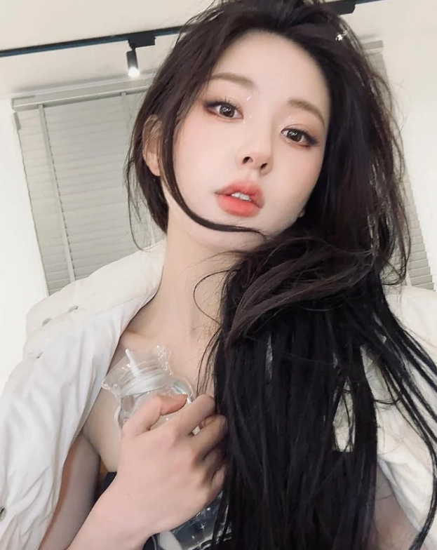 중국 네티즌들이 '카리나 닮은꼴'이라고 난리난 그 여자 5