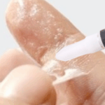 순간접착제 제거 손에 뭍은 접착제 제거 의류 옷 접착제 지우는법 4