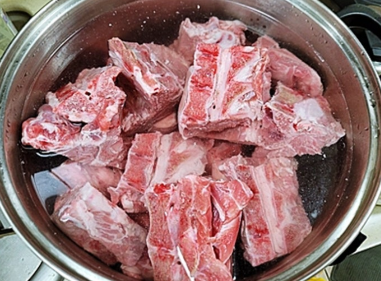 돼지고기 핏물빼기 잡내제거 빼기 핏물 빼는데 걸리는 시간 2
